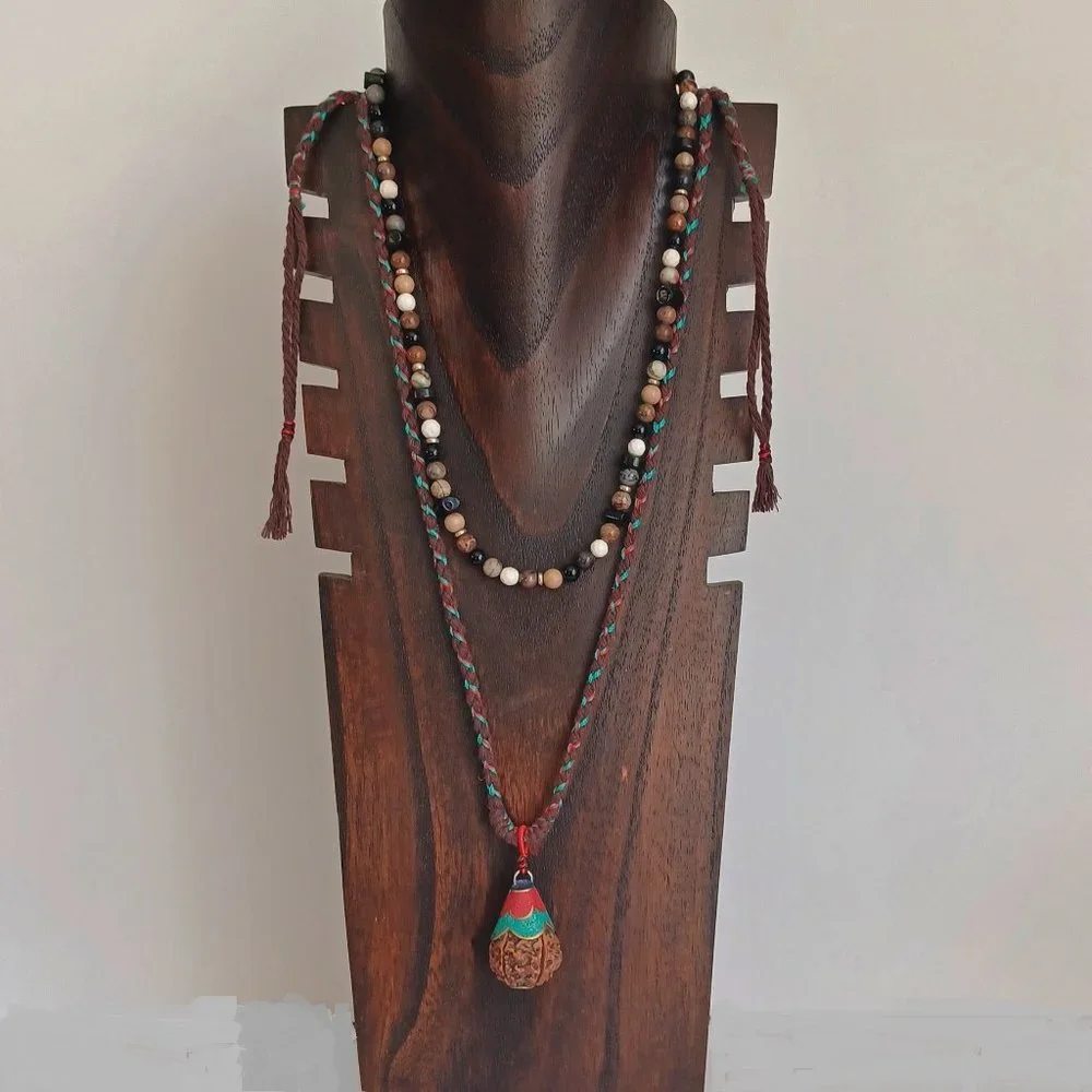 New men or women hand woven chain with encased gold walnut core pendant necklace - Picture 8 of 9